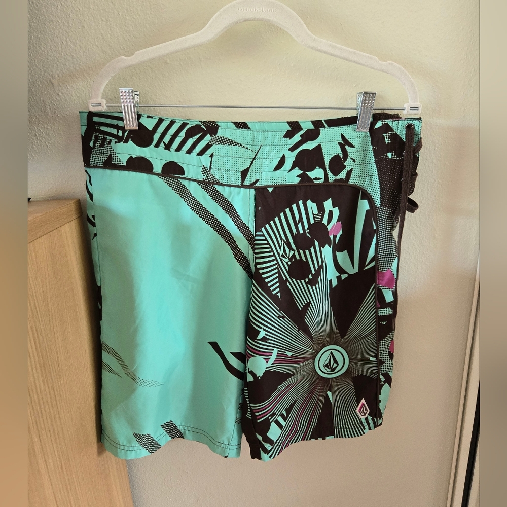 Volcom Women's Aqua and Black Board Shorts